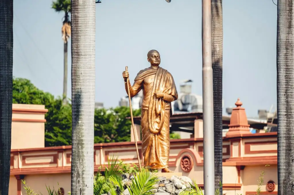 Statue of Swami Vivekananda at the Hindu Dakshineswar Kali Temple in Kolkata, India