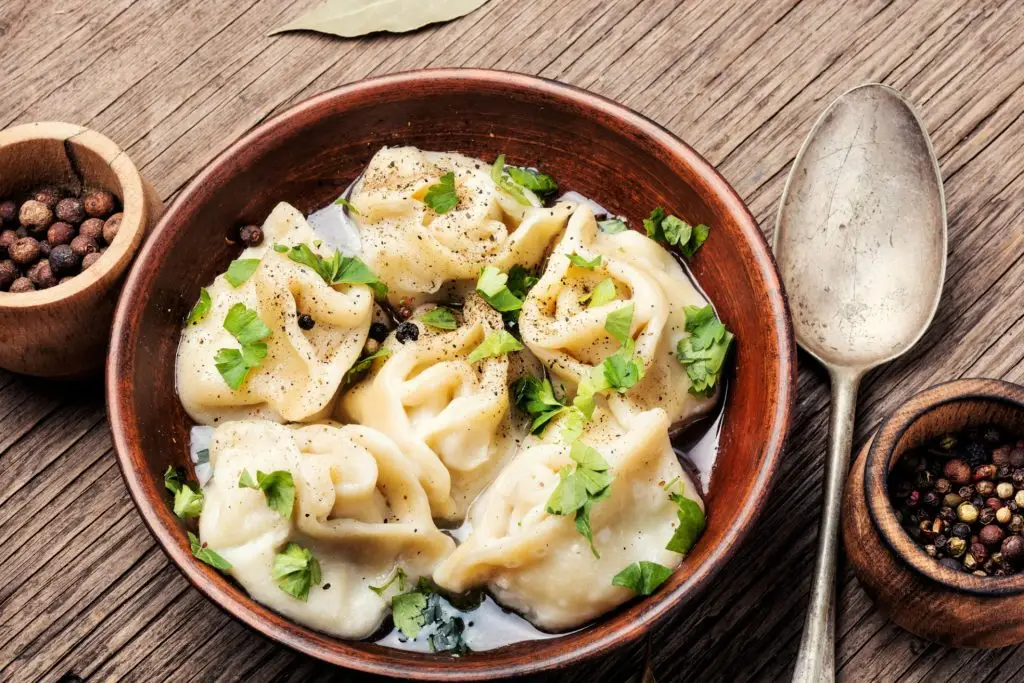 Pelmeni in bowl