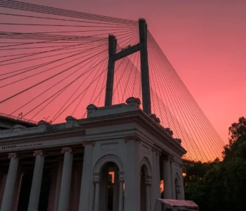 Evening scene from James Princep Memorial, Kolkata situated under Vidyasagar Setu.